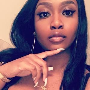 Meet your Posher, Desiree